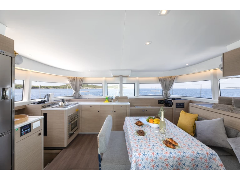 Yacht charter Rogoznica - Lagoon Lagoon 43  on SamBoat