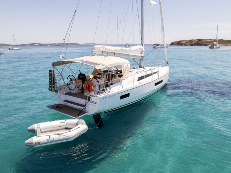 Yacht hire Alimos cheap Oceanis 40.1