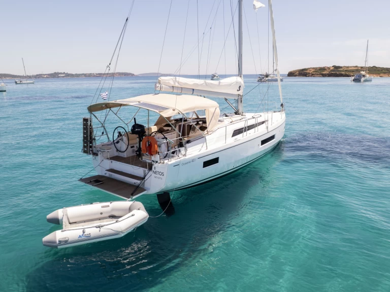 Yacht hire Alimos cheap Oceanis 40.1