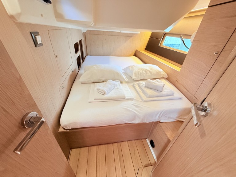 Sailboat hire in Sukošan - Bénéteau Oceanis 46.1