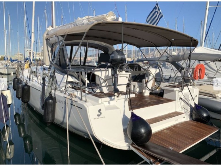 Bénéteau Oceanis 46.1 charter bareboat or skippered in  Tourlos