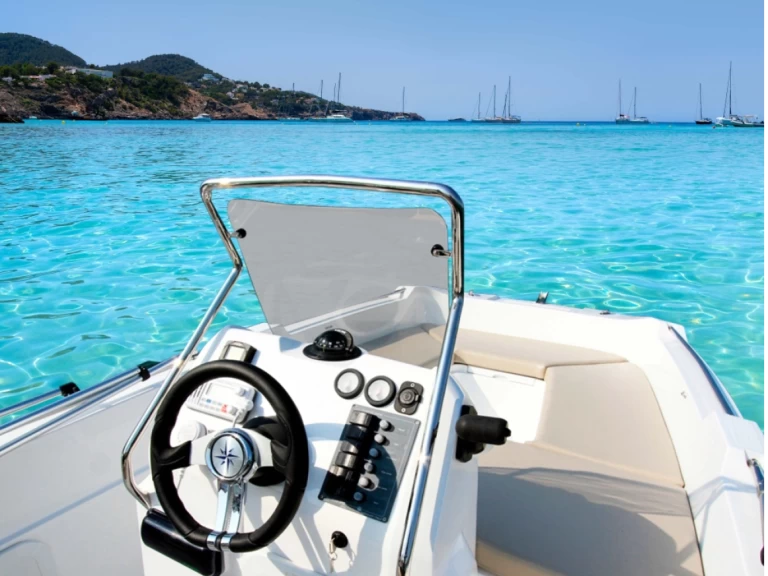 Motorboat to hire San Antonio Port at the best price