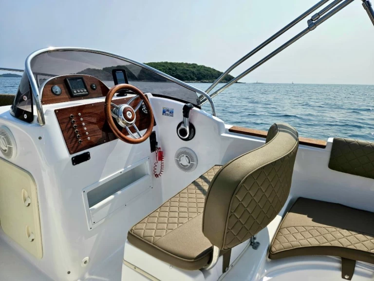 Motorboat hire in Funtana-Fontane - Marinello Eden 22