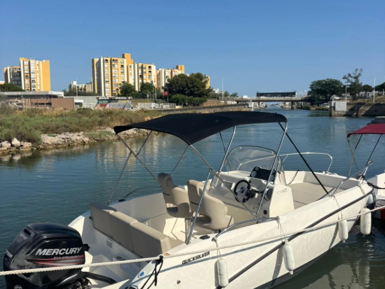 Motorboat to hire Carnon-Plage at the best price