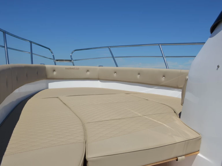 Hire Motorboat Marinello with a boat licence