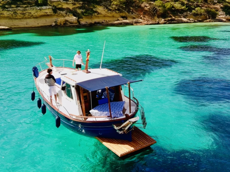 Motorboat hire in Palma de Mallorca - Myabca MYABCA 32