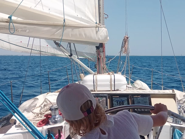 Hire a Kit Marine KM 10.50 Port-Camargue