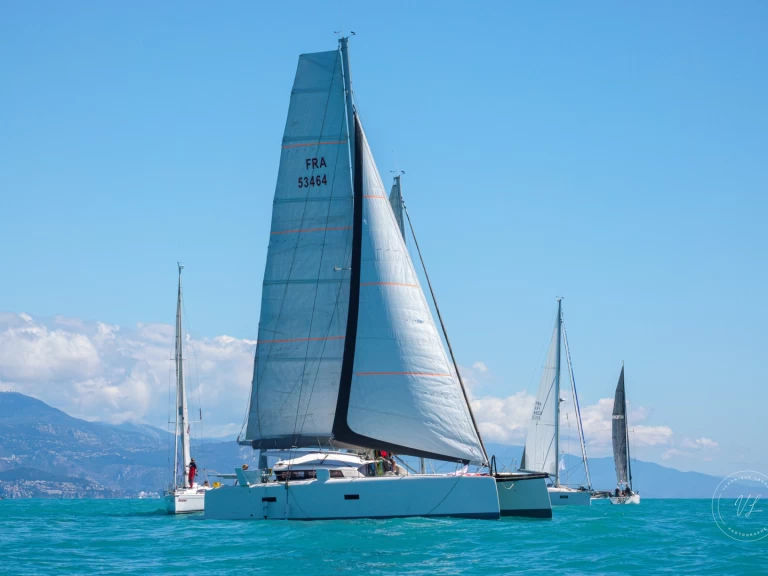 Catamaran hire in Toulon - Marsaudon Composites TS 42