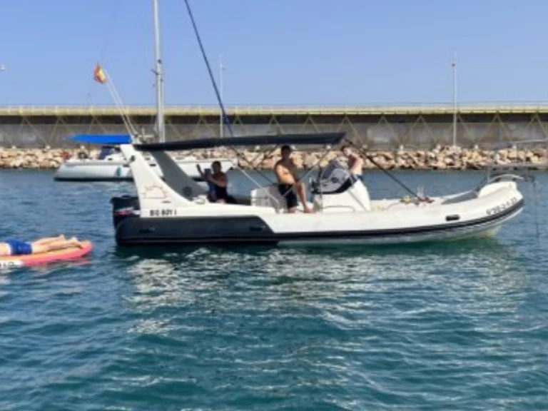 Charter a Zodiac Medline 3 in Torrevieja on Samboat