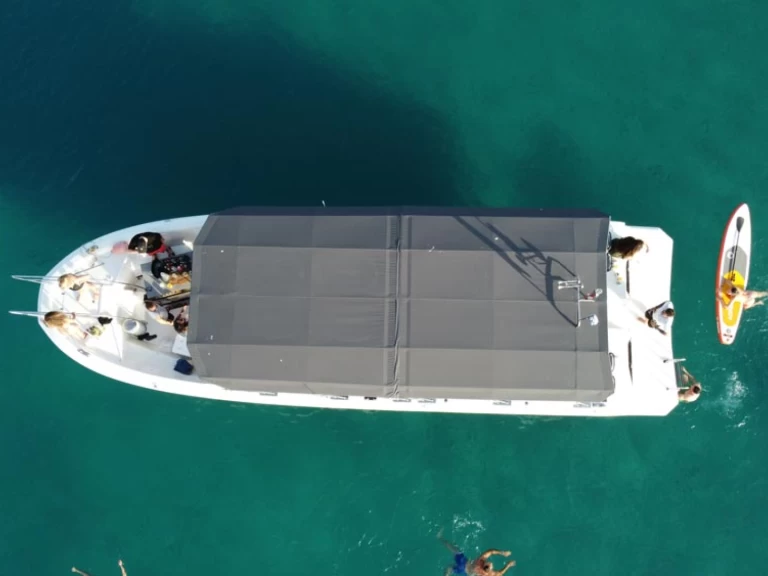 Hire Motorboat Mercan with a boat licence