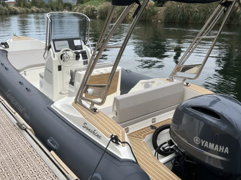 Charter a Capelli Tempest 700 in Golfe-Juan on Samboat