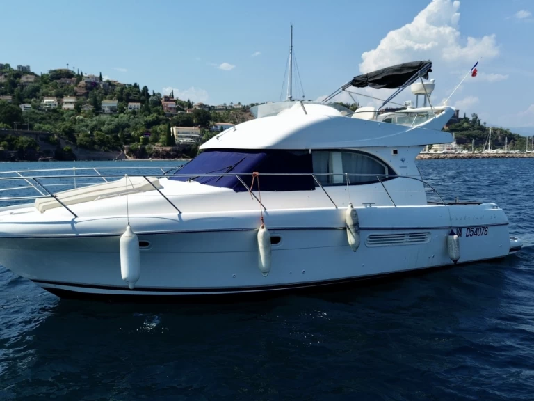 Motorboat hire in Mandelieu-la-Napoule - Jeanneau Prestige 36 Fly