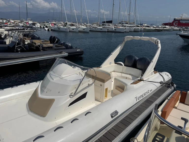 Yacht hire Porto-Vecchio cheap Tempest 1000 CC