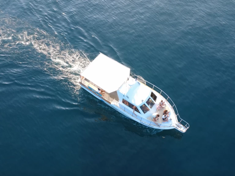 Motorboat to hire Funtana-Fontane at the best price