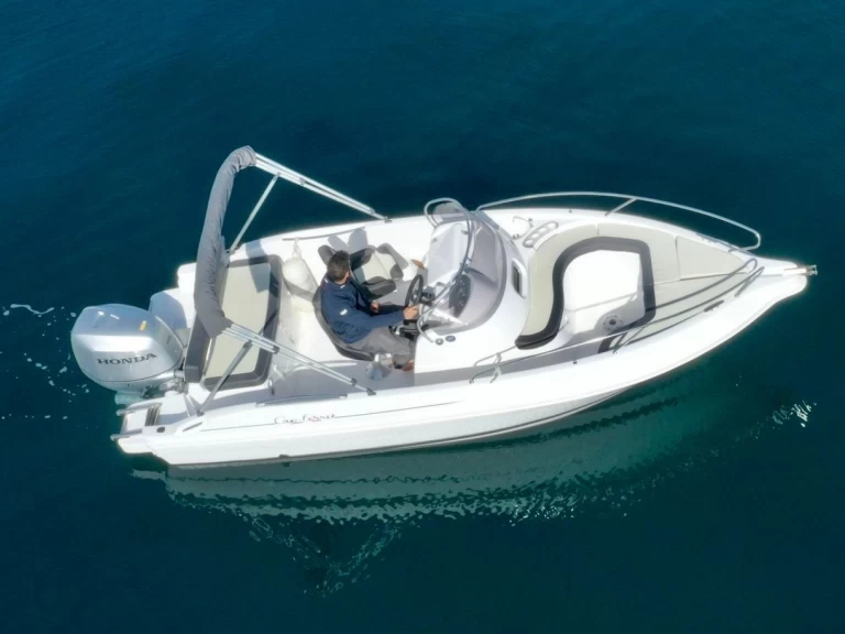 Motorboat to hire Ajaccio at the best price