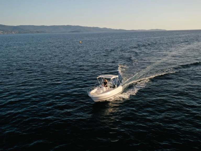 Hire Motorboat with or without skipper B2 Marine Appietto