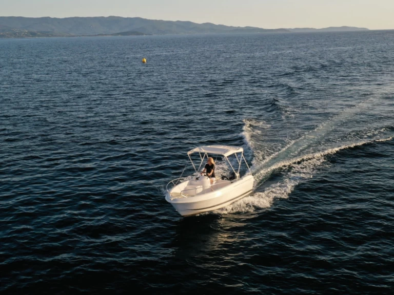 Motorboat to hire Ajaccio at the best price