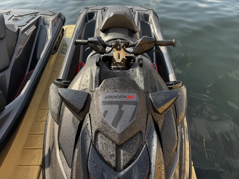 Yacht hire Port Grimaud cheap Sea-Doo RXP-X 300,
