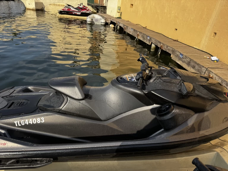 Hire Jet ski with or without skipper Sea-Doo Port Grimaud