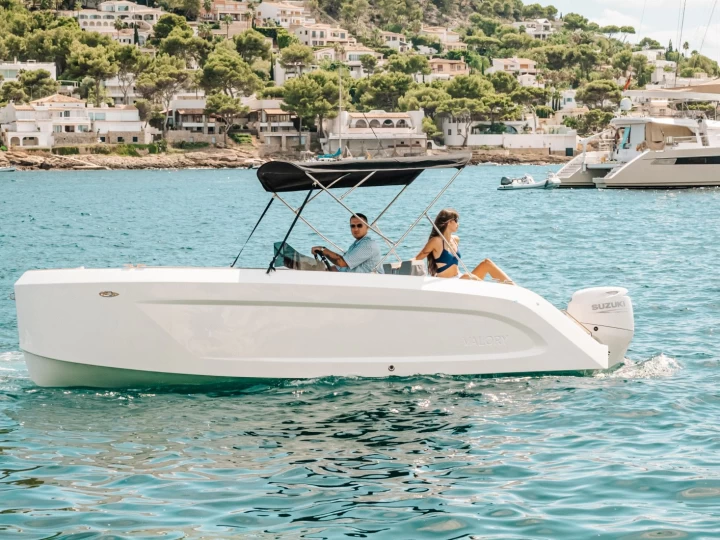Motorboat hire in Port d'Alcudia - Valory 570 PREMIUM