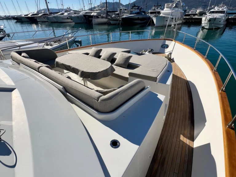 Yacht hire Porto di Salerno cheap falcon 80