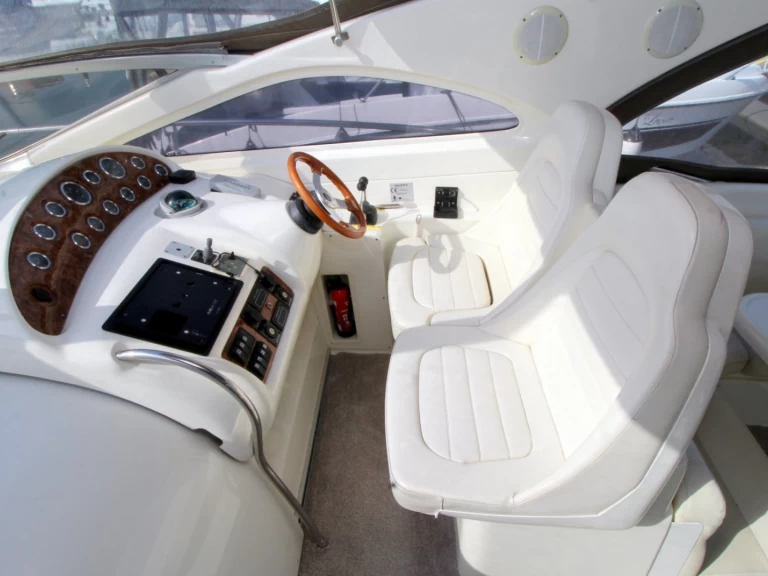 Motorboat hire in Puntone - Sealine Sealine S 41
