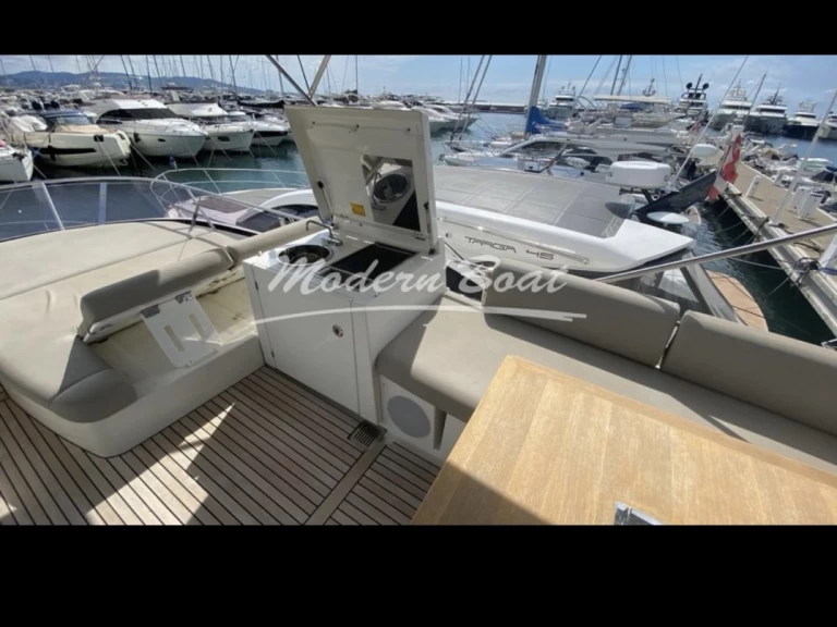 Hire Luxury Yacht with or without skipper Prestige Mandelieu-la-Napoule