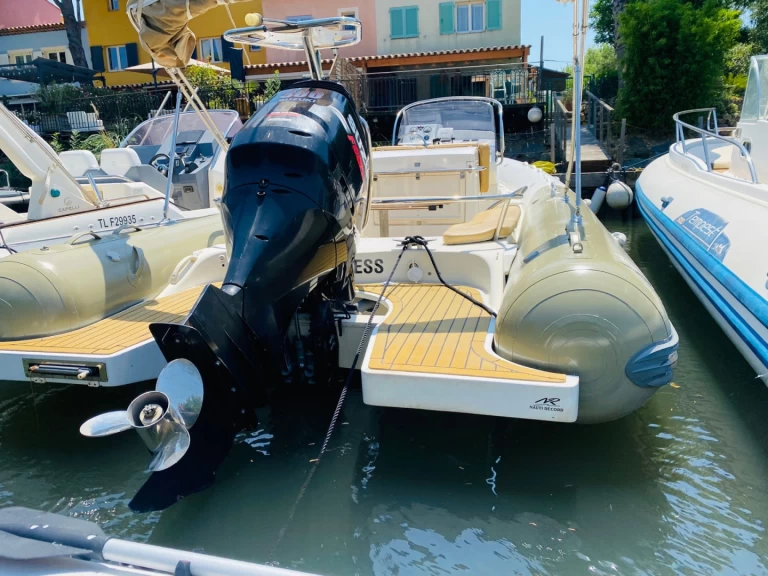 Yacht hire Port Grimaud cheap Medline 8.5
