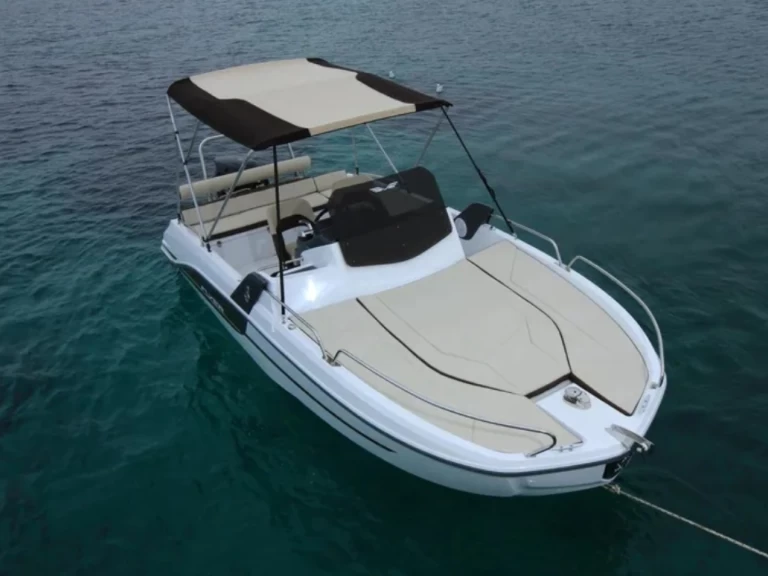 Hire Motorboat with or without skipper Jeanneau Les Salins d'Hyères