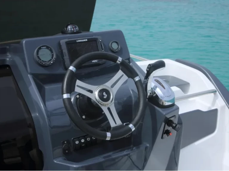 Charter a Jeanneau Cap Camarat 625 Limited in Les Salins d'Hyères on Samboat