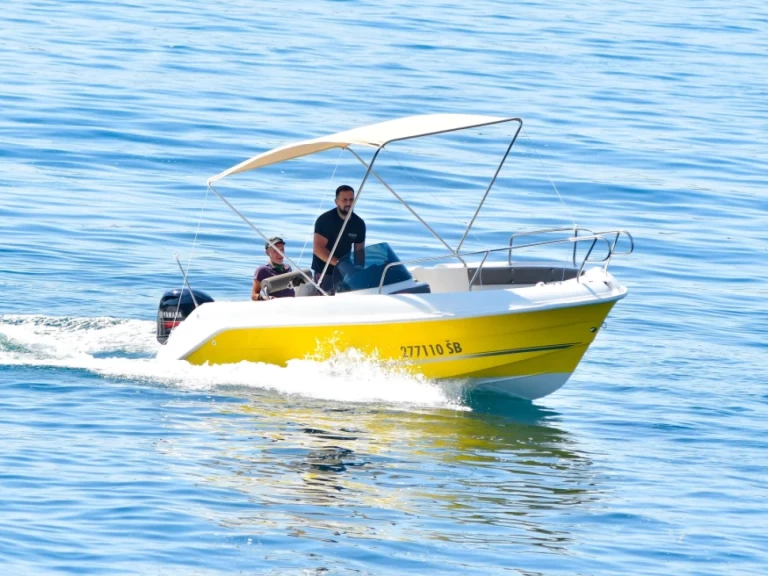 Hire Motorboat Marinello with a boat licence