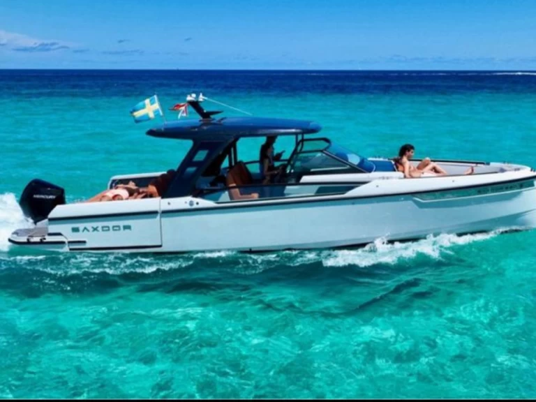 Yacht charter Palamós - Saxdor Saxdor 320 GTO on SamBoat