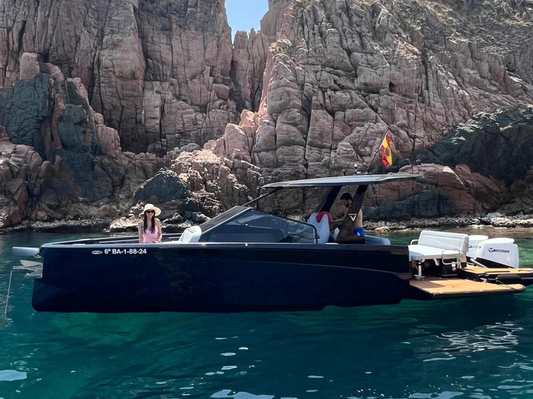 Motorboat hire in Palamós - VIRTUE YACHTS VIRTUE V10