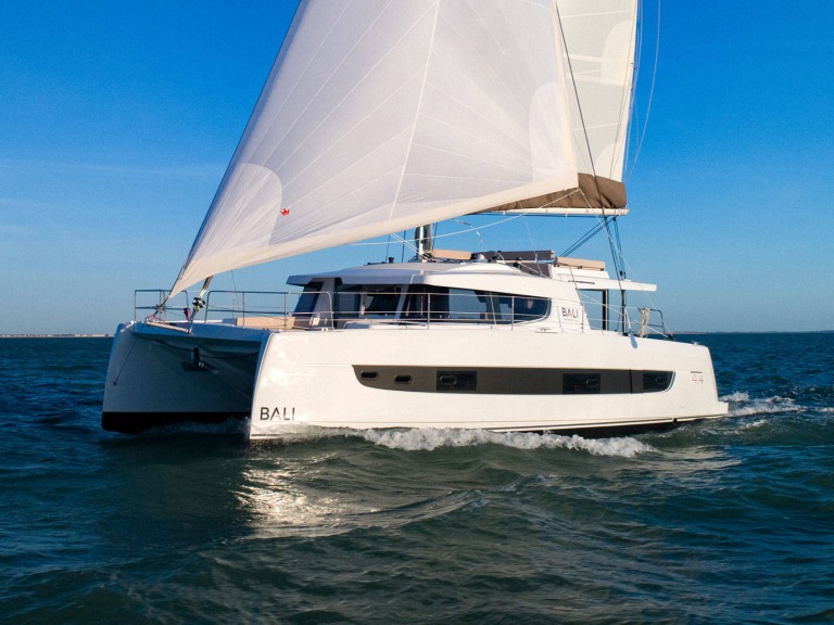 Catamaran to hire Port Elizabeth at the best price