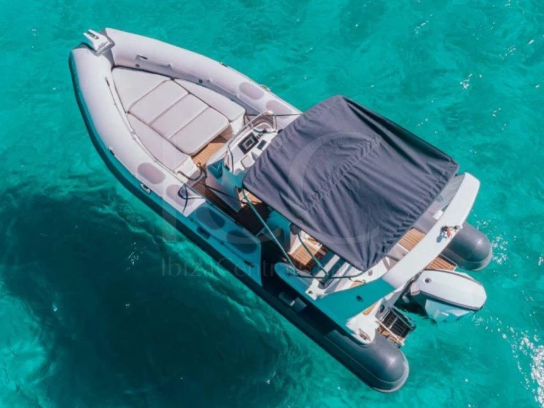 Motorboat hire in Arzon - Valiant Valiant 750 Cruiser