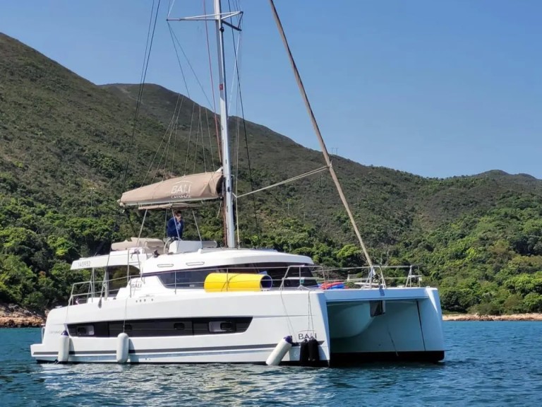 Catamaran to hire Primošten at the best price