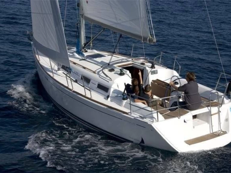 Hire a Dufour Dufour 325 Ajaccio