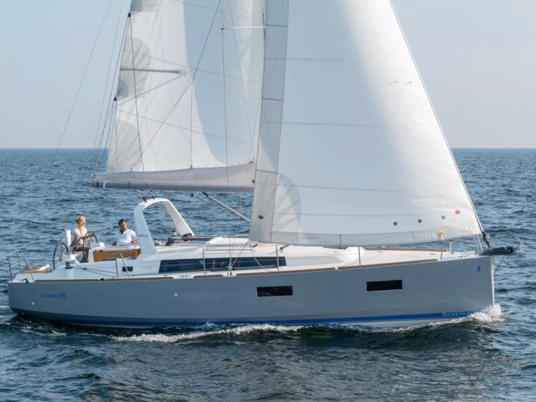 Sailboat hire in Procida - Bénéteau Oceanis 38