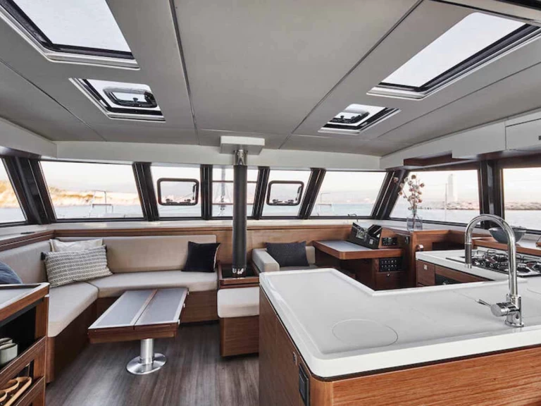 Catamaran to hire Le Marin at the best price