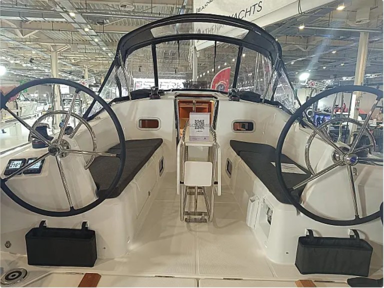 Yacht hire Lávrio cheap Sun Odyssey 350