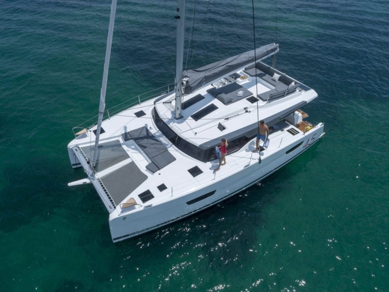 Hire Catamaran Fountaine Pajot with a boat licence
