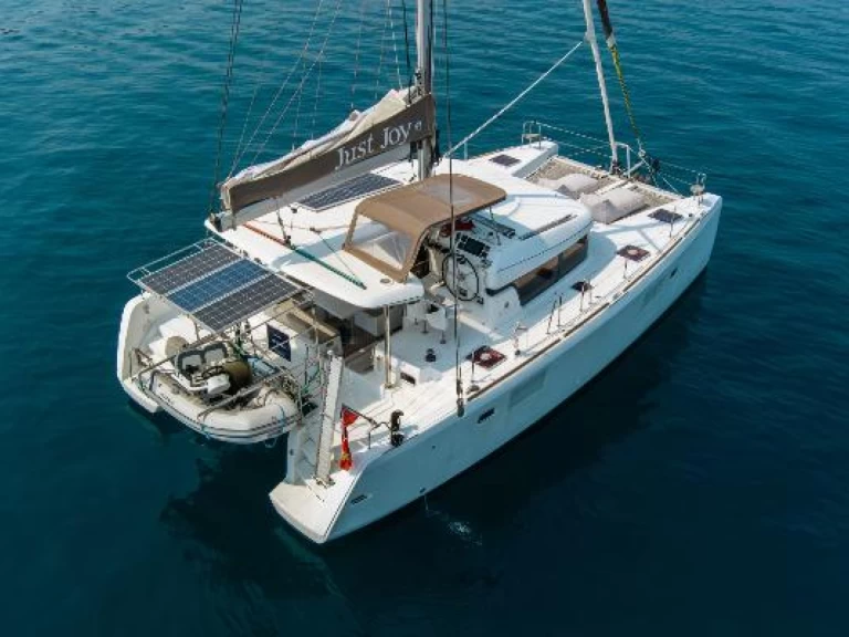 Catamaran to hire Cannes at the best price