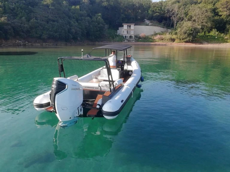 RIB hire in Preko - Rib 960
