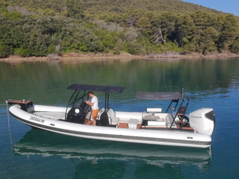 Charter a Rib 960 in Preko on Samboat
