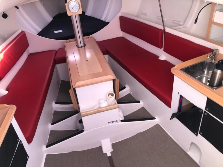 Yacht charter Loctudy - Pogo Structures Pogo 8.50 on SamBoat