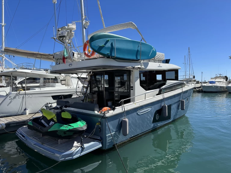 Hire Motorboat Cranchi with a boat licence