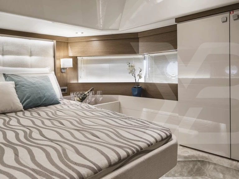 Cranchi Eco Trawler Long Distance 43 charter bareboat or skippered in  Marina de Portimão