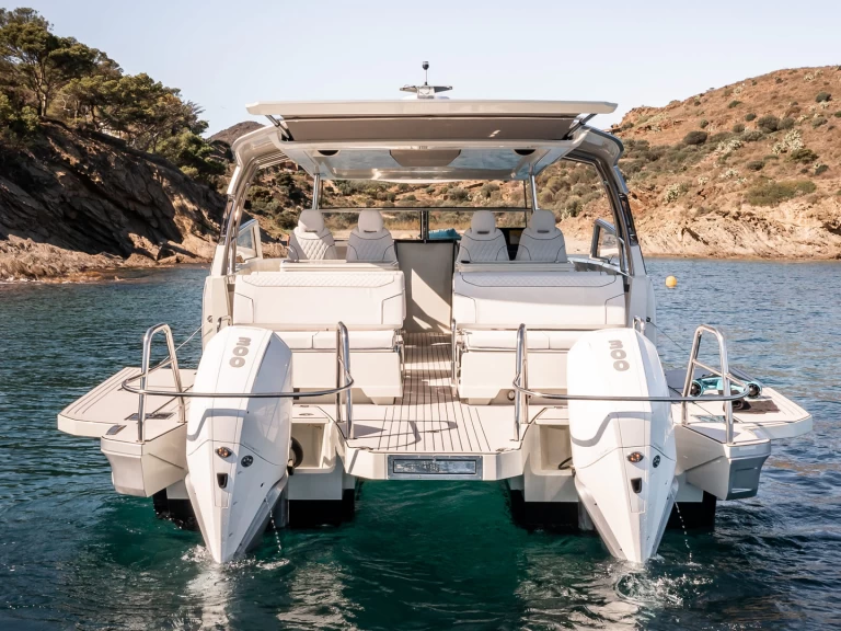 Hire Motorboat with or without skipper YOT Saint-Raphaël