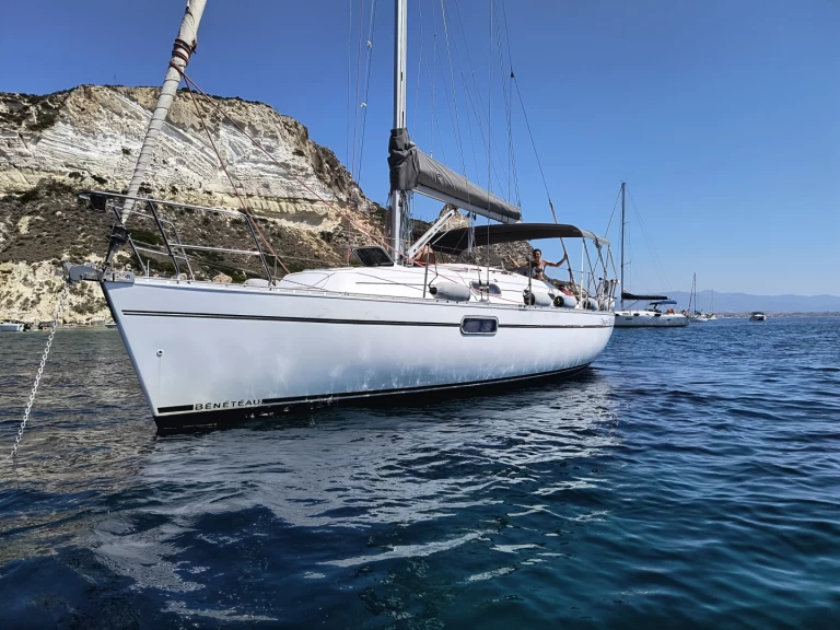 Hire Sailboat Bénéteau with a boat licence