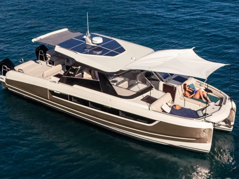 Hire Motorboat with or without skipper YOT Saint-Raphaël